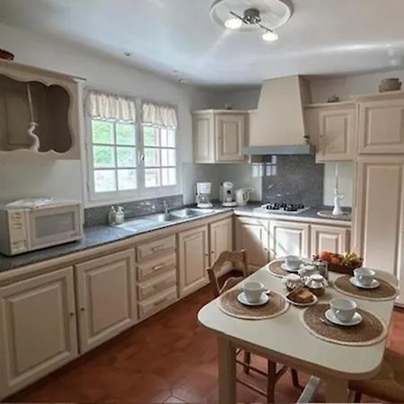 Villamblard, 3 Pièces, 4 Personnes - Fr-1-616-132