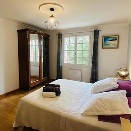 Feriehus Maison Spacieuse Avec Piscine Privee Et Internet A - Fr-1-616-132 Villamblard